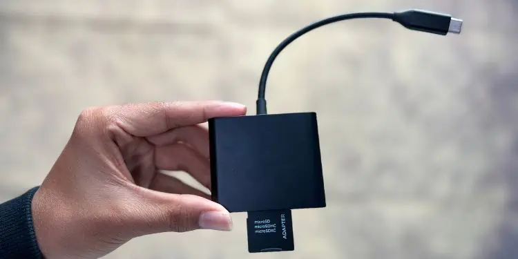 Comment insérer une carte SD sur PC (guide étape par étape) - Mundo Geek