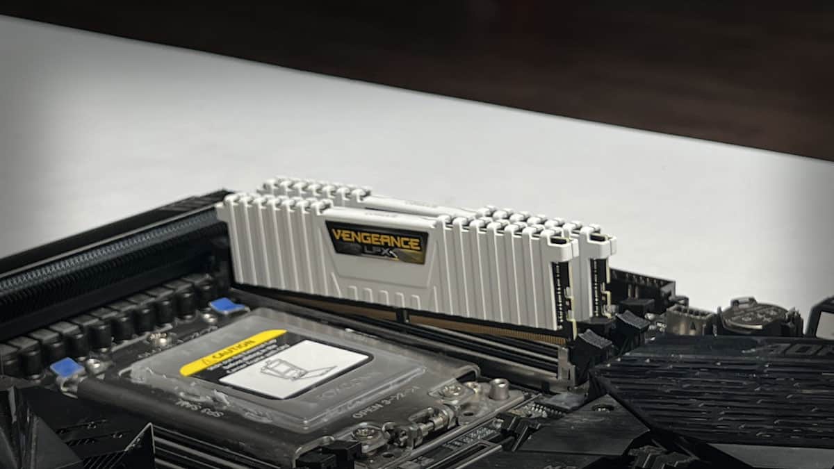 La mia scheda madre supporta la RAM DDR5?