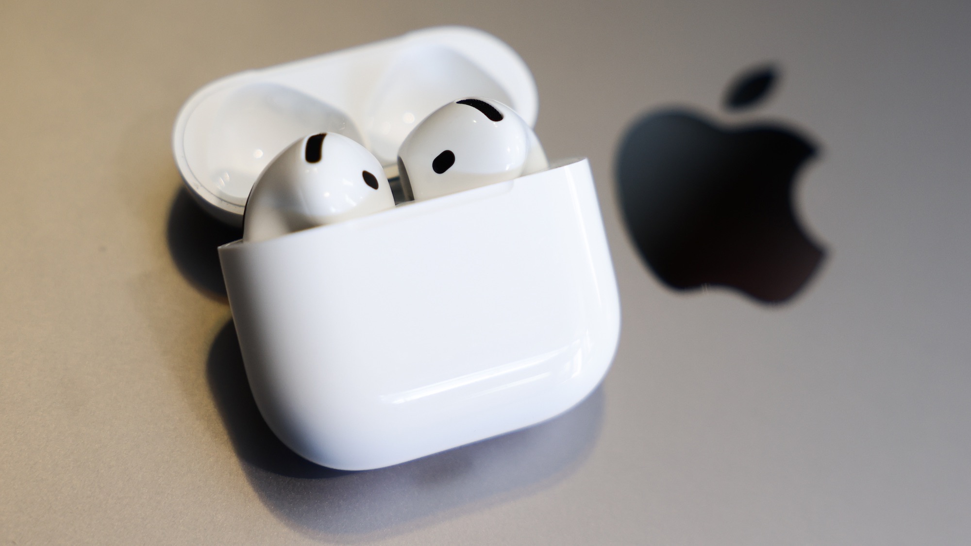 Cómo personalizar controles y gestos en Apple AirPods