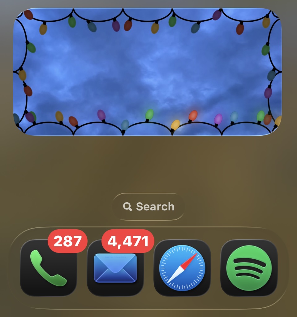 Agregue luces navideñas a la pantalla de inicio, la base y el escritorio con Festivitas para iPhone y Mac