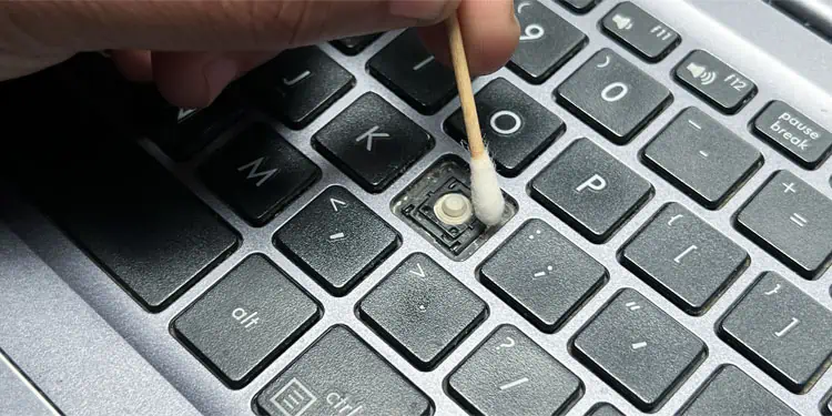 Cómo arreglar una tecla atascada en un teclado - Mundo Geek