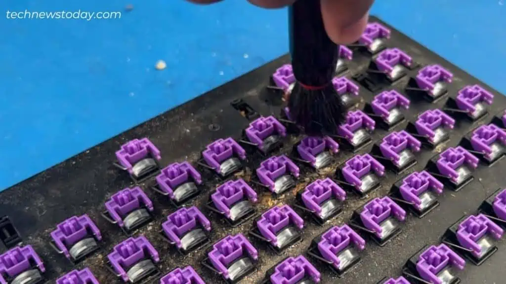 Cómo limpiar un teclado mecánico en 7 pasos - Mundo Geek