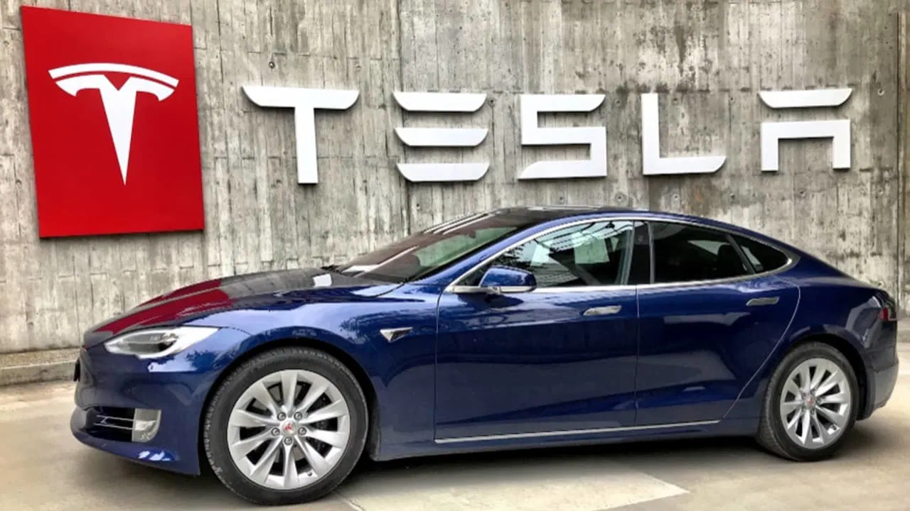 Tesla Robotaxis podría estar recogiéndote este verano